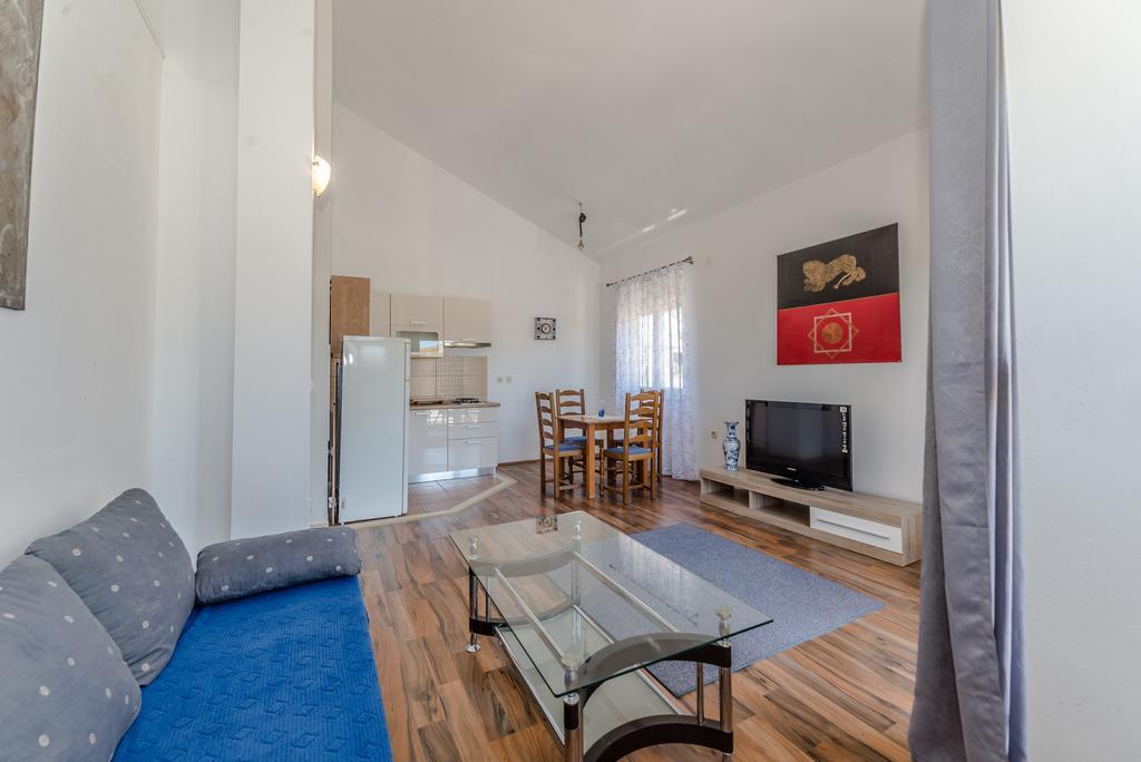 Paula Apartments Vir Exterior photo