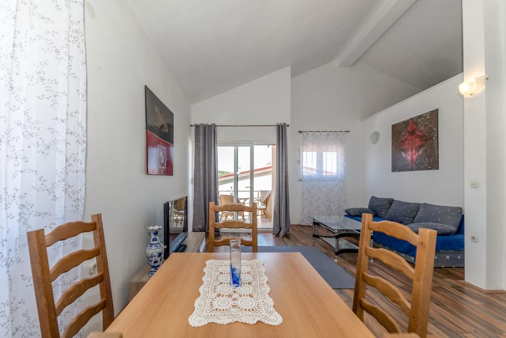 Paula Apartments Vir Exterior photo