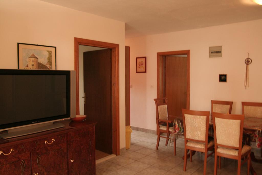 Paula Apartments Vir Exterior photo